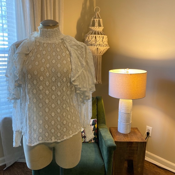 Lace top - Picture 3 of 4